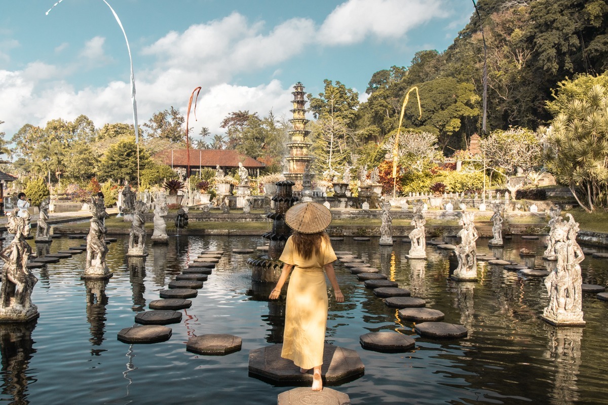 Cung điện nước Tirta Gangga tại Bali