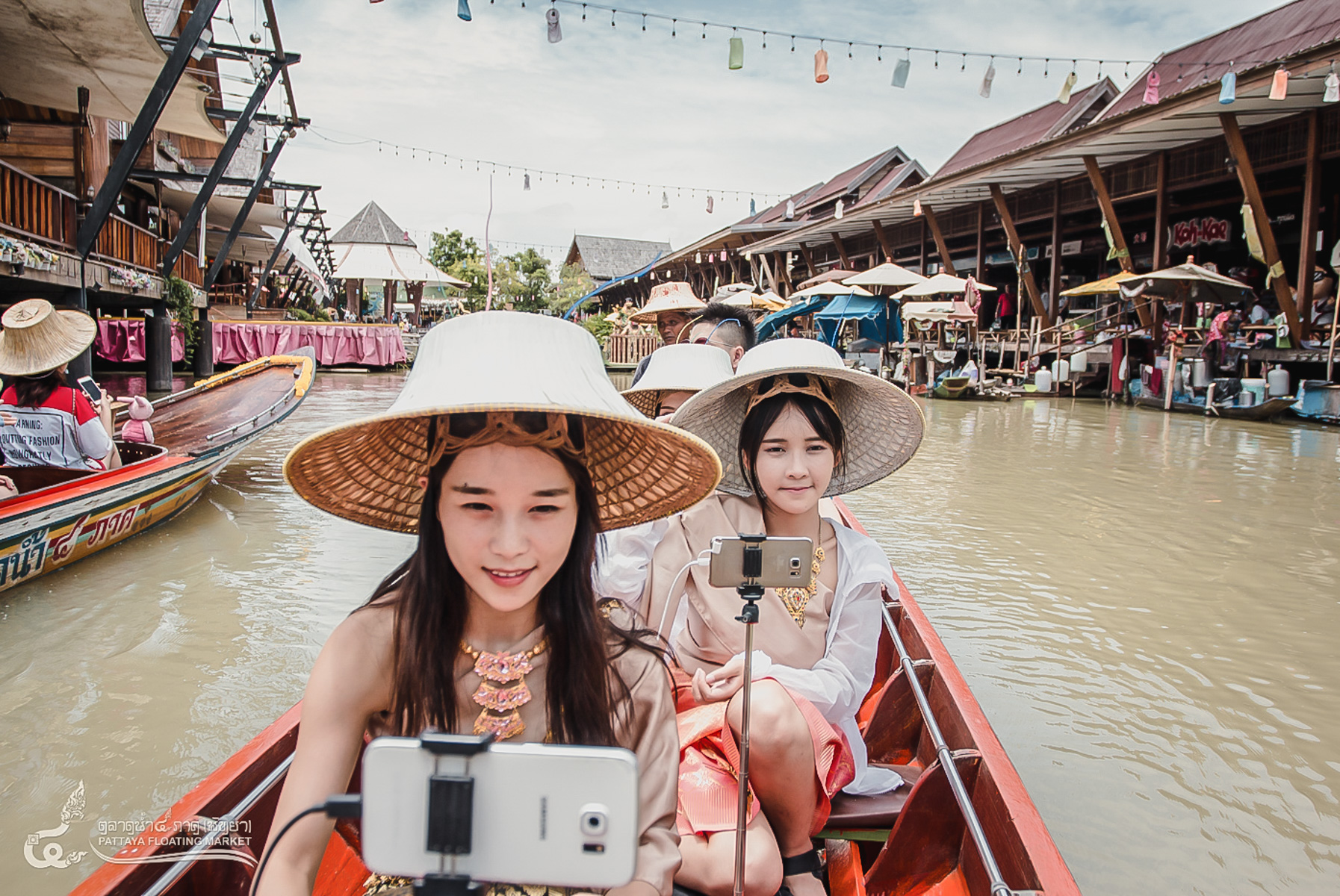 Tour du lịch Pattaya khám phá chợ nổi