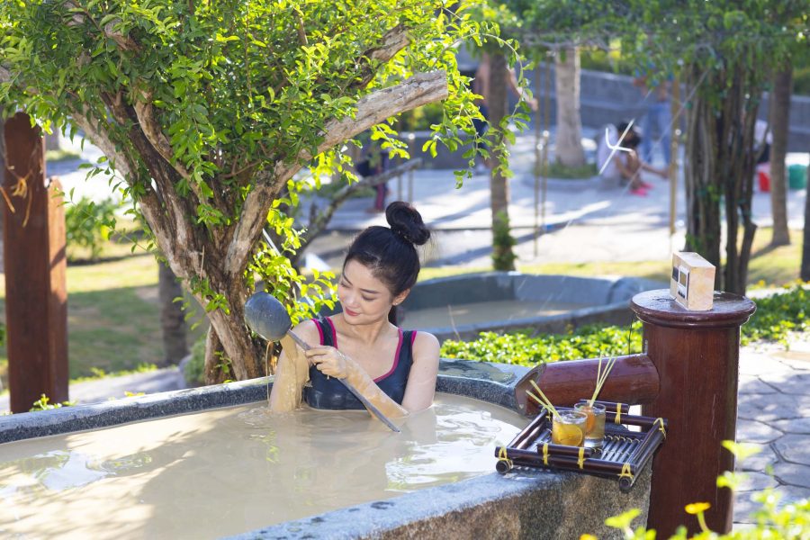 Tour Đảo Nha Trang – Tắm bùn Hòn Tằm